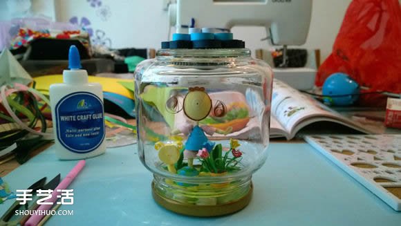 衍纸小手工艺品教程：小女孩的美丽私家花园 -  www.shouyihuo.com