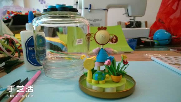 衍纸小手工艺品教程：小女孩的美丽私家花园 -  www.shouyihuo.com