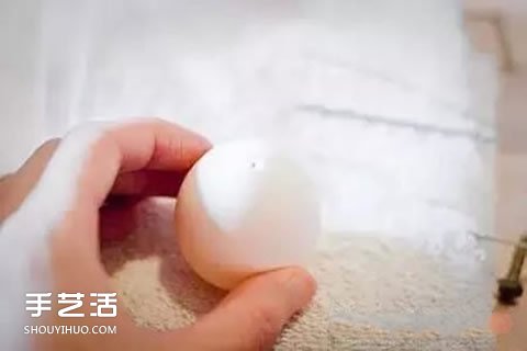 复活节彩蛋制作基础：把蛋白和蛋黄吹出的方法 -  www.shouyihuo.com