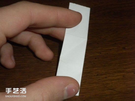 儿童折纸弹簧图解教程 简单弹簧的折法步骤 -  www.shouyihuo.com
