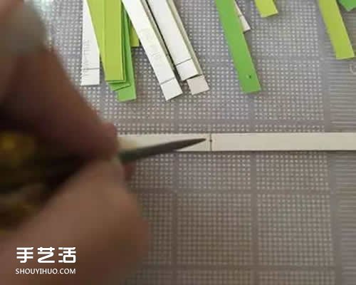 卡纸灯笼制作方法图解 怎么用卡纸做灯笼教程 -  www.shouyihuo.com