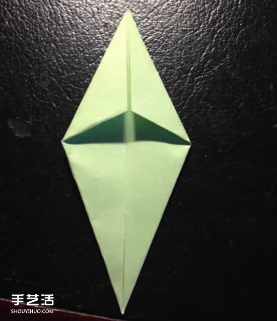 四瓣花的折法图解步骤 手工折纸四瓣花的方法 -  www.shouyihuo.com