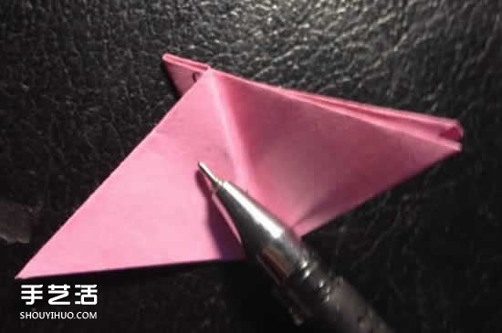 四瓣花的折法图解步骤 手工折纸四瓣花的方法 -  www.shouyihuo.com