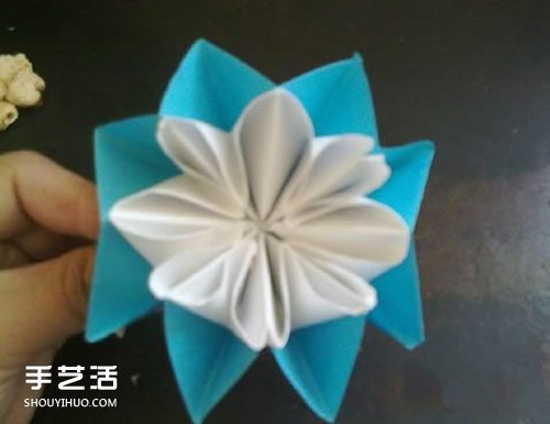 折纸康乃馨步骤图解 康乃馨的折法简单易学 -  www.shouyihuo.com