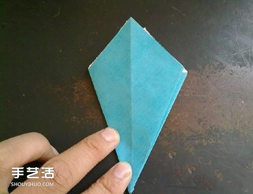 折纸康乃馨步骤图解 康乃馨的折法简单易学 -  www.shouyihuo.com