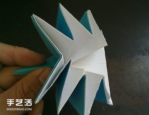 折纸康乃馨步骤图解 康乃馨的折法简单易学 -  www.shouyihuo.com