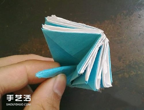 折纸康乃馨步骤图解 康乃馨的折法简单易学 -  www.shouyihuo.com