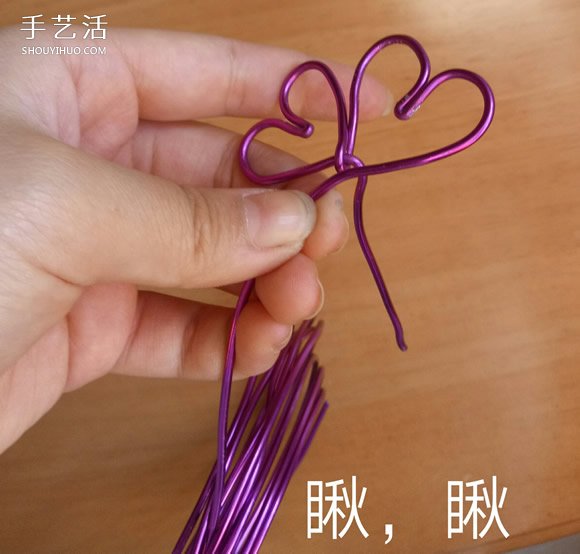 儿童铝线做四叶草教程 简单铝线四叶草的做法 -  www.shouyihuo.com