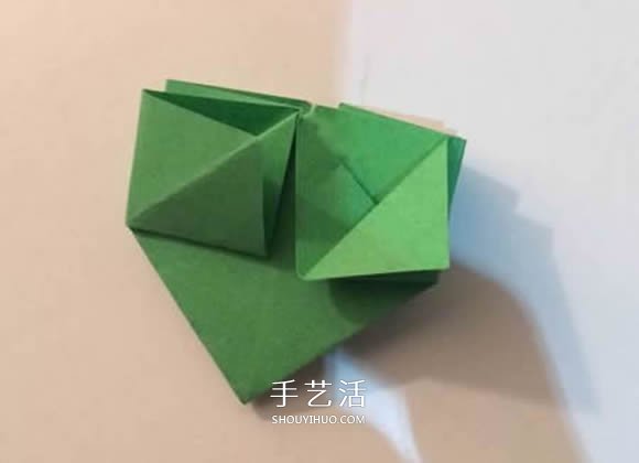 母亲节简单爱心折纸 爱心的折法图解教程 -  www.shouyihuo.com