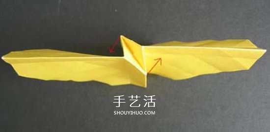 手工玫瑰花的折法图解 超详细折纸玫瑰步骤图 -  www.shouyihuo.com