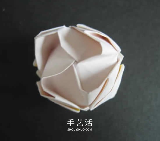 手工玫瑰花的折法图解 超详细折纸玫瑰步骤图 -  www.shouyihuo.com