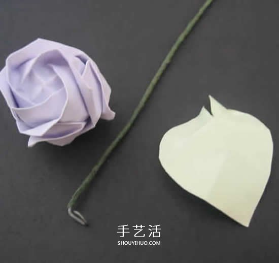 手工玫瑰花的折法图解 超详细折纸玫瑰步骤图 -  www.shouyihuo.com