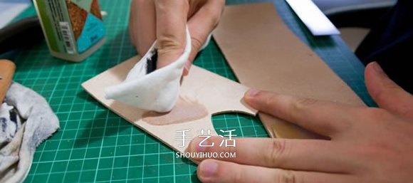 带卡包功能手机套DIY 自制皮革卡包手机套教程 -  www.shouyihuo.com