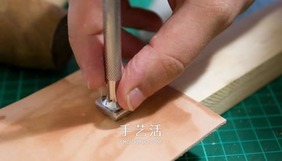 带卡包功能手机套DIY 自制皮革卡包手机套教程 -  www.shouyihuo.com