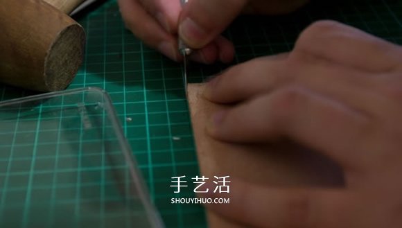 带卡包功能手机套DIY 自制皮革卡包手机套教程 -  www.shouyihuo.com