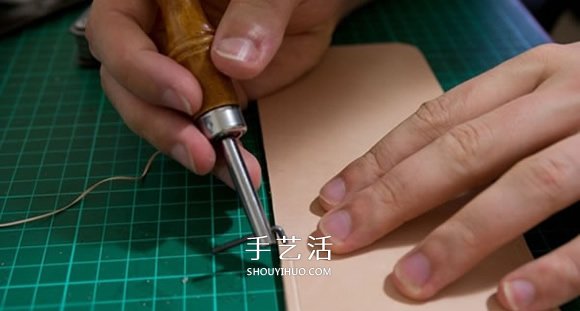带卡包功能手机套DIY 自制皮革卡包手机套教程 -  www.shouyihuo.com