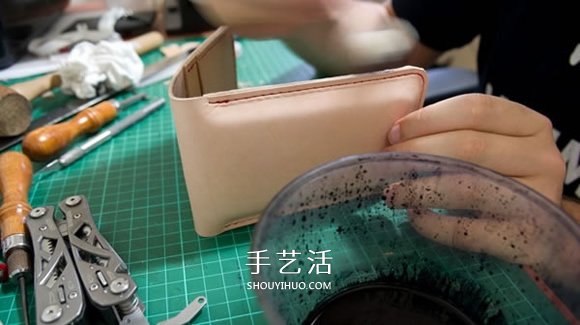 带卡包功能手机套DIY 自制皮革卡包手机套教程 -  www.shouyihuo.com