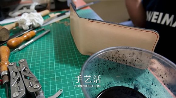 带卡包功能手机套DIY 自制皮革卡包手机套教程 -  www.shouyihuo.com