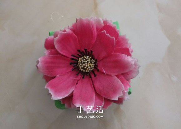 正方形礼品盒的折法 带花朵礼品盒折纸图解 -  www.shouyihuo.com