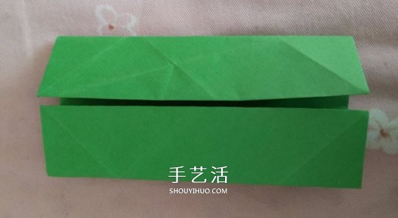 正方形礼品盒的折法 带花朵礼品盒折纸图解 -  www.shouyihuo.com