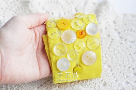 衬衫袖口制作宽手镯教程 清凉纽扣手镯DIY图解 -  www.shouyihuo.com