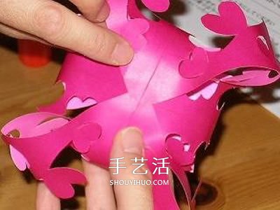 剪纸花朵挂饰的步骤图 立体剪纸花挂饰的做法 -  www.shouyihuo.com