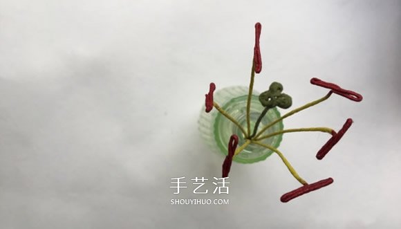 手工百合花制作方法 简单纸百合花的折法图解 -  www.shouyihuo.com