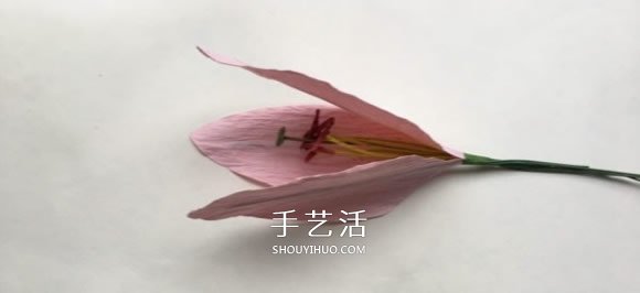 手工百合花制作方法 简单纸百合花的折法图解 -  www.shouyihuo.com