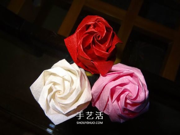 卷心玫瑰花的折法图解 卷心玫瑰折纸教程详细 -  www.shouyihuo.com