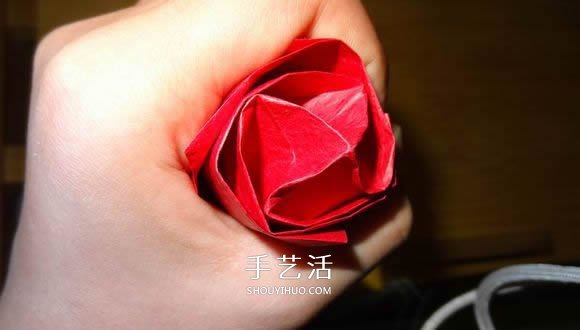 卷心玫瑰花的折法图解 卷心玫瑰折纸教程详细 -  www.shouyihuo.com