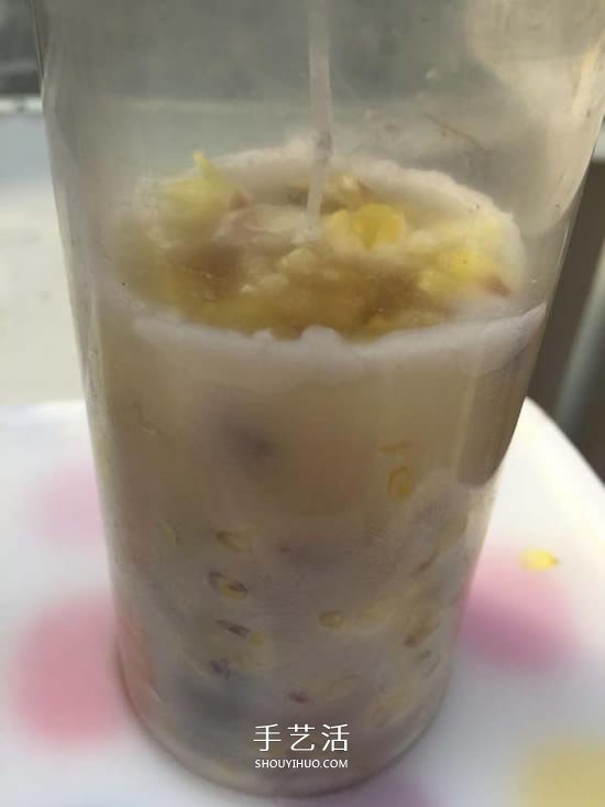 自制蜡梅花蜡烛的方法 鲜花蜡烛礼物DIY制作 -  www.shouyihuo.com