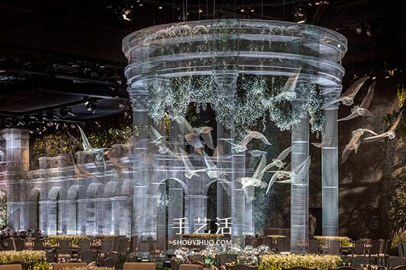 华丽似海市蜃楼？银色金属线构筑皇家庭园 -  www.shouyihuo.com