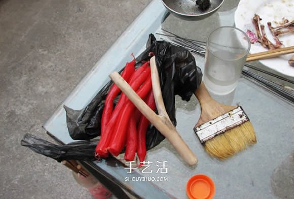 木叉弹弓制作方法过程 自制木头弹弓图解教程 -  www.shouyihuo.com