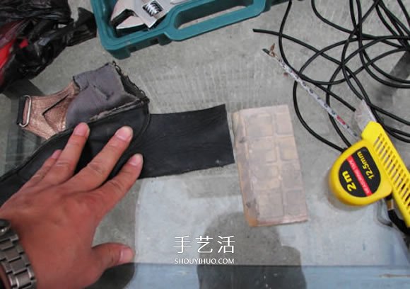 木叉弹弓制作方法过程 自制木头弹弓图解教程 -  www.shouyihuo.com