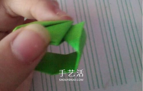 纸戒指的折法图解教程 折纸戒指简单又可爱 -  www.shouyihuo.com