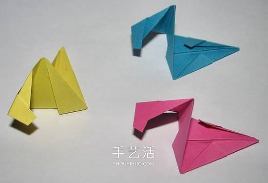 立体星星的折法图解 折纸星星花球的步骤图 -  www.shouyihuo.com