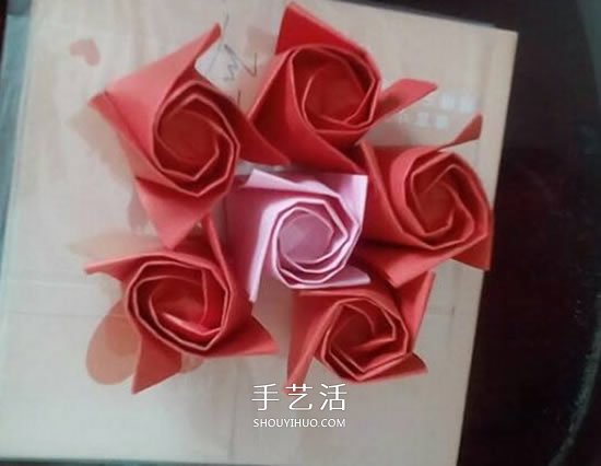 香槟玫瑰的折法图解 折纸香槟玫瑰的方法过程 -  www.shouyihuo.com