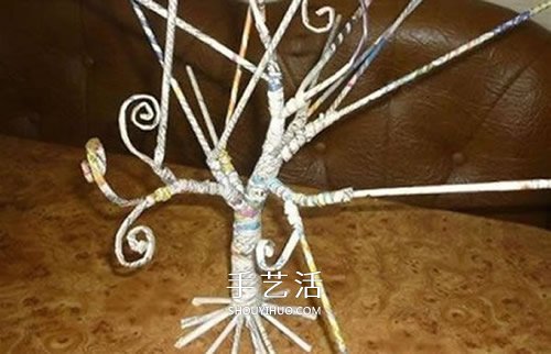 自制生命之树的做法 废旧报纸制作生命之树 -  www.shouyihuo.com