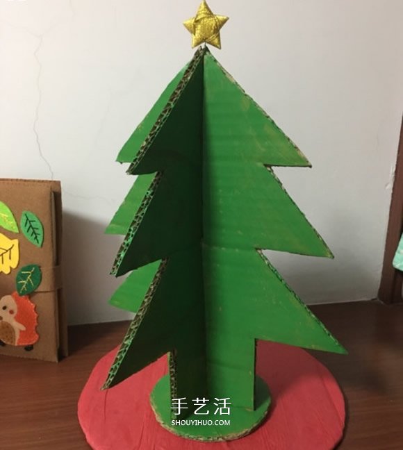 自制大圣诞树的方法 瓦楞纸制作大立体圣诞树 -  www.shouyihuo.com