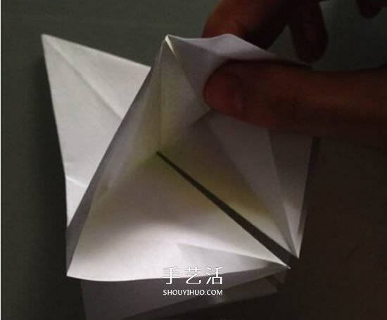 纸百合花的折法图解 折百合花的方法步骤 -  www.shouyihuo.com
