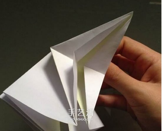 纸百合花的折法图解 折百合花的方法步骤 -  www.shouyihuo.com