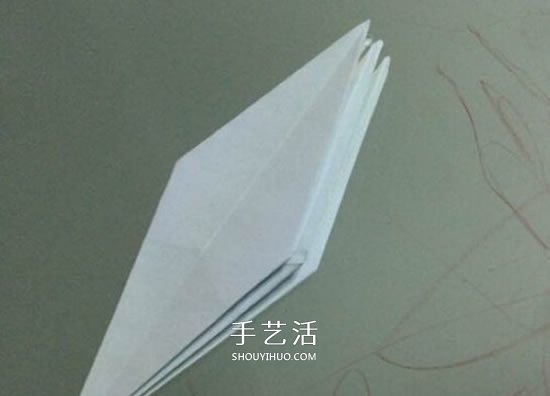 纸百合花的折法图解 折百合花的方法步骤 -  www.shouyihuo.com