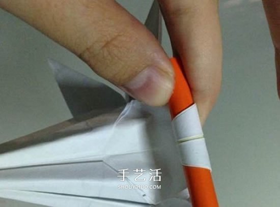 纸百合花的折法图解 折百合花的方法步骤 -  www.shouyihuo.com
