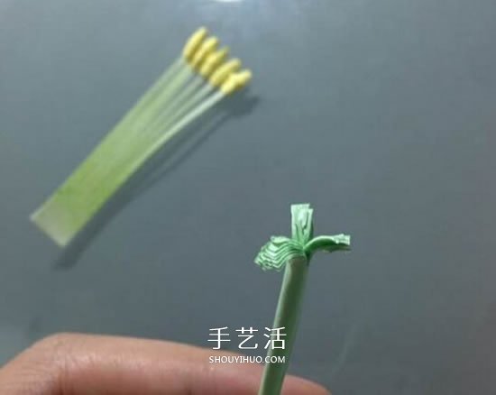 纸百合花的折法图解 折百合花的方法步骤 -  www.shouyihuo.com