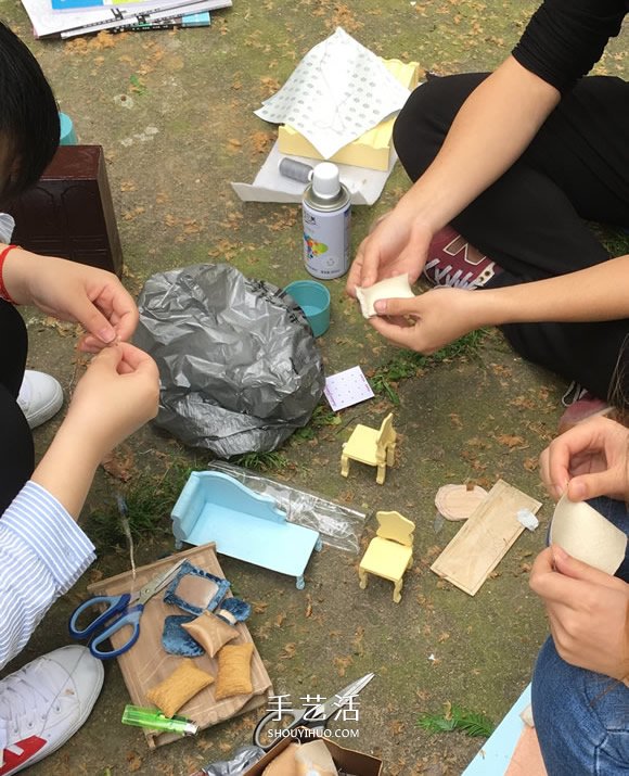 纯手工迷你家具 呈现欧洲三个时期的室内环境 -  www.shouyihuo.com