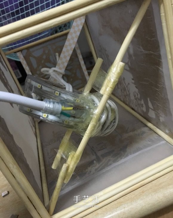 废物利用手工灯饰制作 文艺范灯罩DIY图解教程 -  www.shouyihuo.com