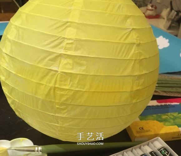 小黄人灯笼制作方法 简单卡通灯笼的改造教程 -  www.shouyihuo.com
