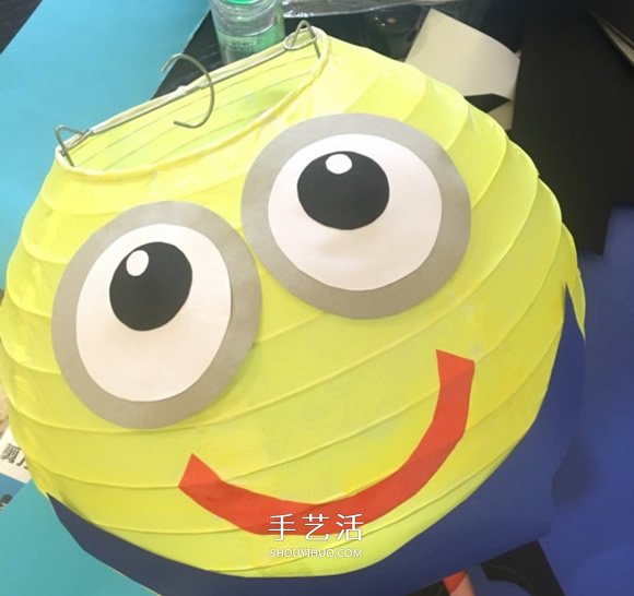 小黄人灯笼制作方法 简单卡通灯笼的改造教程 -  www.shouyihuo.com