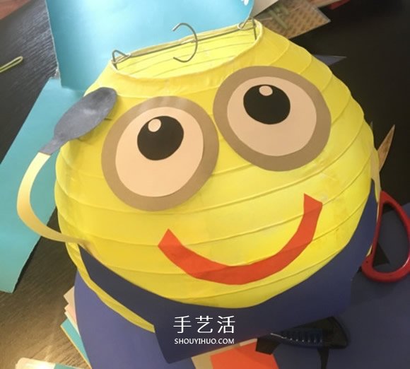 小黄人灯笼制作方法 简单卡通灯笼的改造教程 -  www.shouyihuo.com