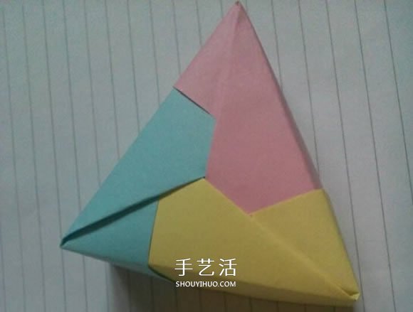 三角形纸盒折法带盖 折纸三角盒子图解教程 -  www.shouyihuo.com